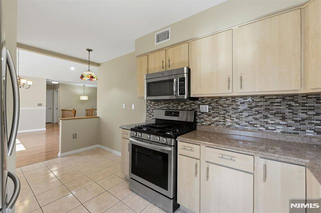 81 Hudson Avenue, Ridgefield Park, NJ 07660