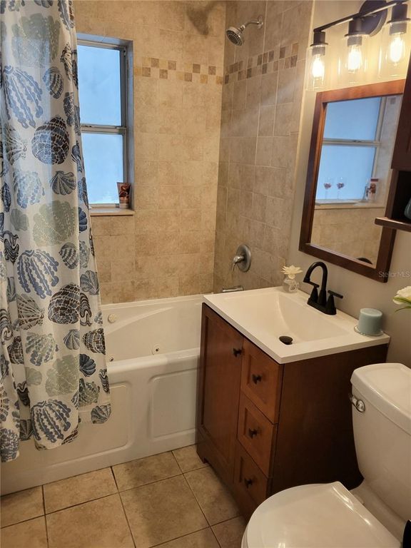 Image 11 of property listing at 1707 LOCKWOOD AVENUE, Orlando, FL 32812