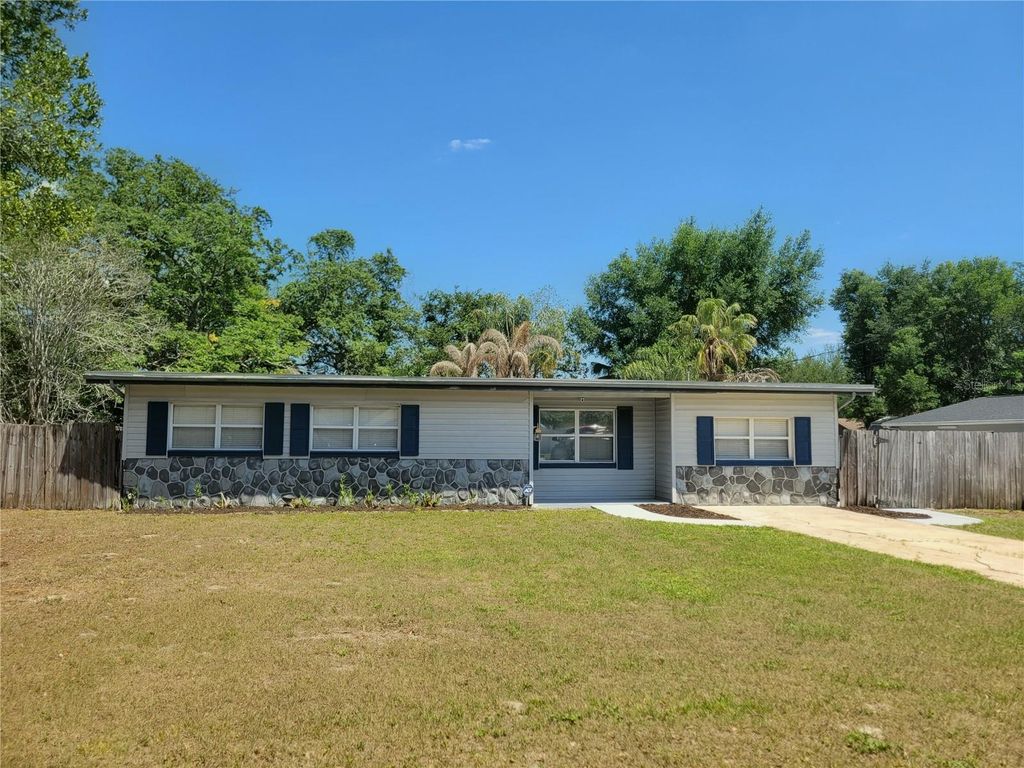 Image 19 of property listing at 1707 LOCKWOOD AVENUE, Orlando, FL 32812