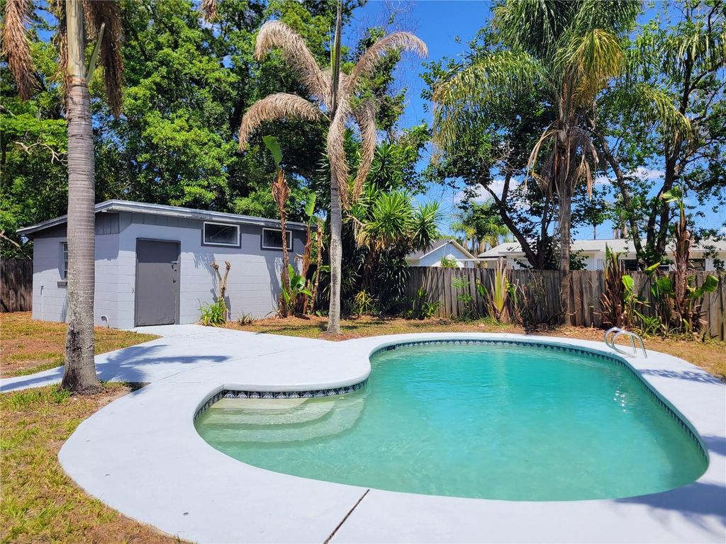 Image 20 of property listing at 1707 LOCKWOOD AVENUE, Orlando, FL 32812