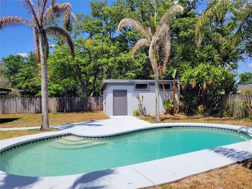 Image 23 of property listing at 1707 LOCKWOOD AVENUE, Orlando, FL 32812