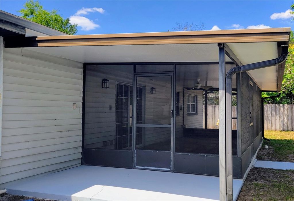 Image 30 of property listing at 1707 LOCKWOOD AVENUE, Orlando, FL 32812