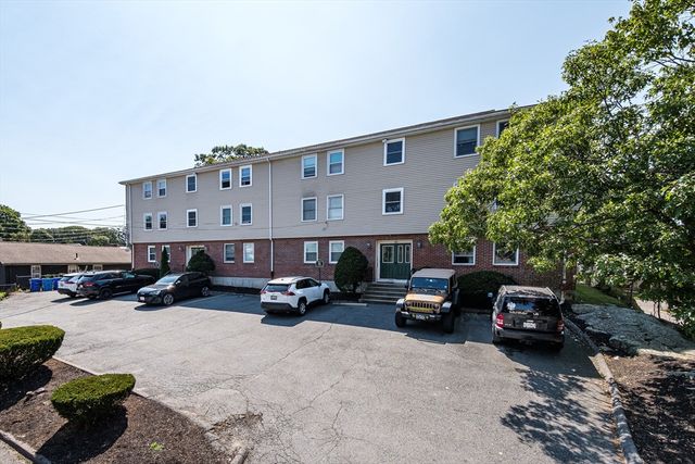 25 Rockland St 3, Boston, MA 02132