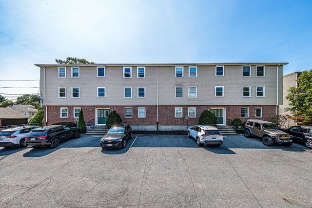 25 Rockland St 3, Boston, MA 02132