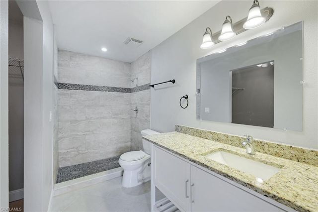 6474 Royal Woods DR, Fort Myers, FL 33908