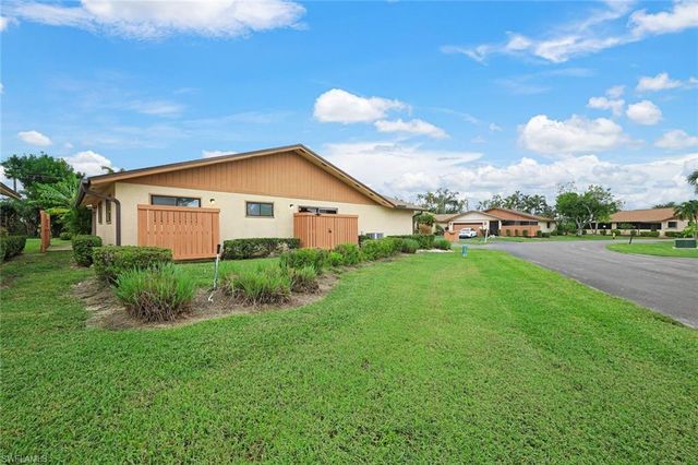 6474 Royal Woods DR, Fort Myers, FL 33908