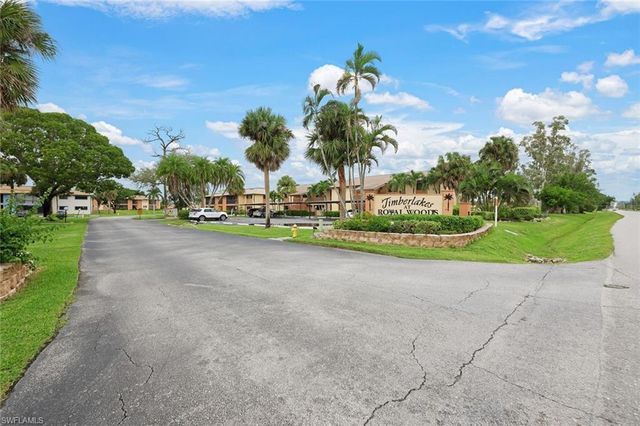 6474 Royal Woods DR, Fort Myers, FL 33908