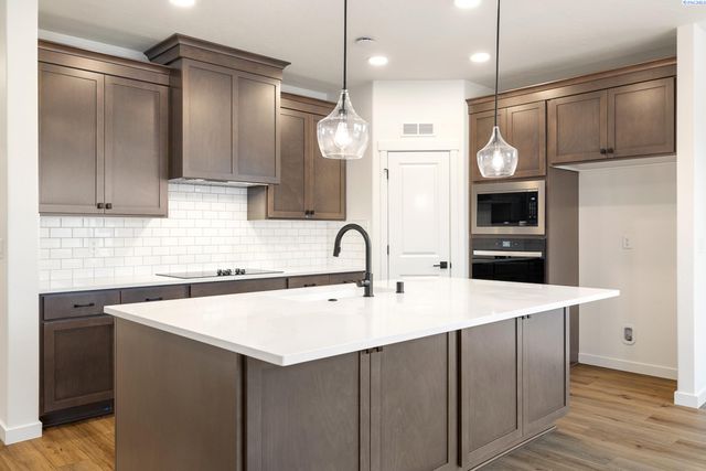 3791 Morningside Parkway, Richland, WA 99352