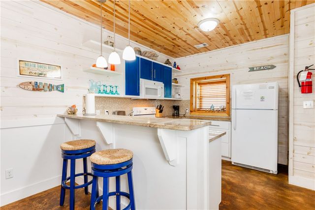 2120 S 11th St 401, Port Aransas, TX 78373