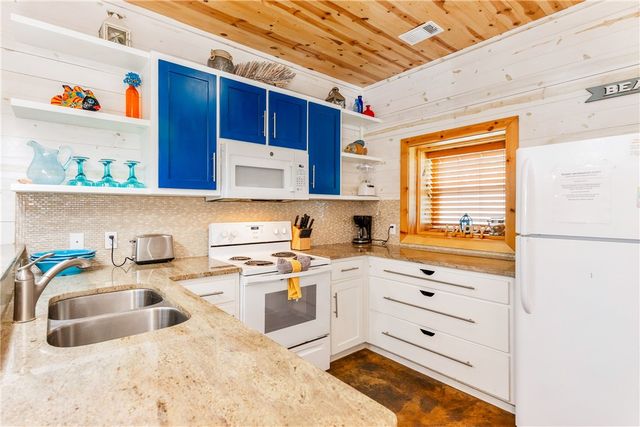 2120 S 11th St 401, Port Aransas, TX 78373