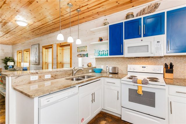 2120 S 11th St 401, Port Aransas, TX 78373