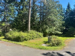 365 Snohomish Dr, La Conner, WA 98257