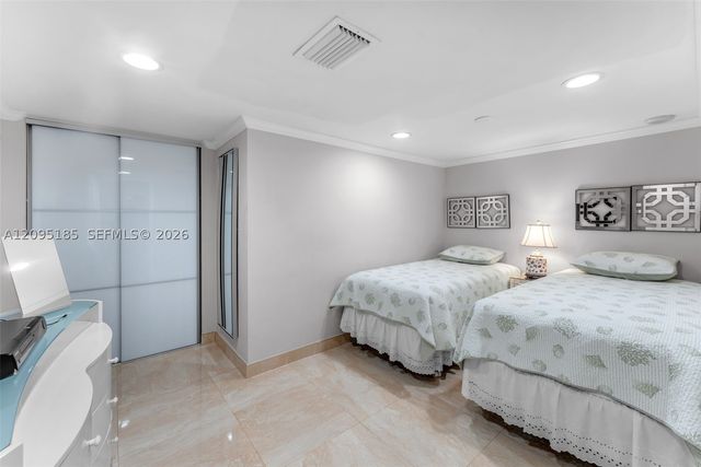 6423 Collins Ave 901, Miami Beach, FL 33141