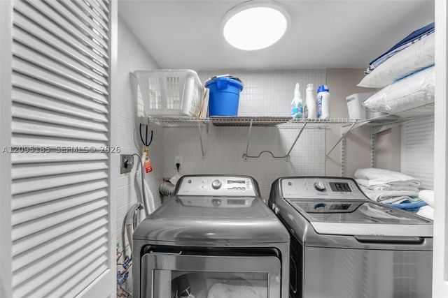 6423 Collins Ave 901, Miami Beach, FL 33141