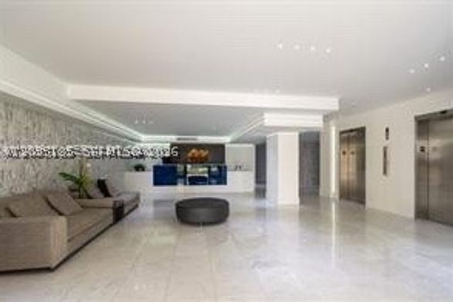6423 Collins Ave 901, Miami Beach, FL 33141
