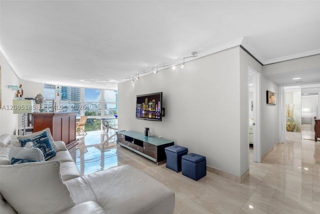 6423 Collins Ave 901, Miami Beach, FL 33141
