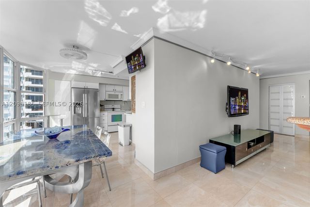 6423 Collins Ave 901, Miami Beach, FL 33141