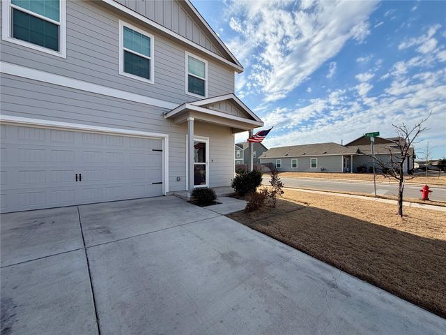 512 Gabbro GDNS, Maxwell, TX 78656