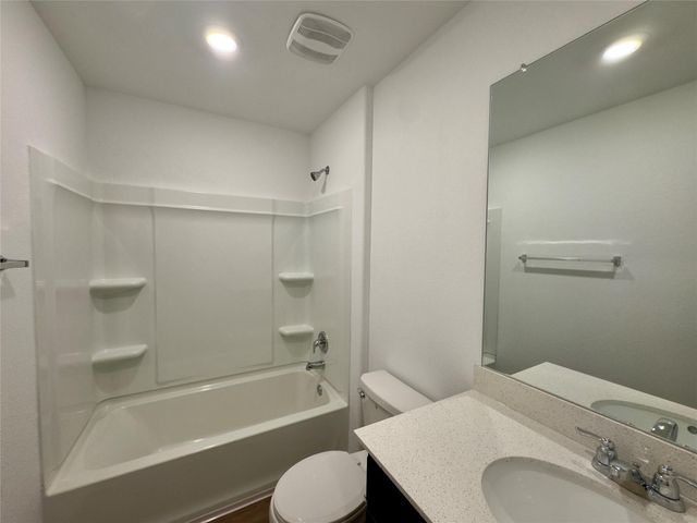 512 Gabbro GDNS, Maxwell, TX 78656