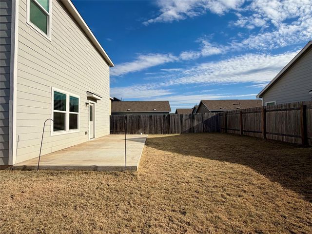512 Gabbro GDNS, Maxwell, TX 78656