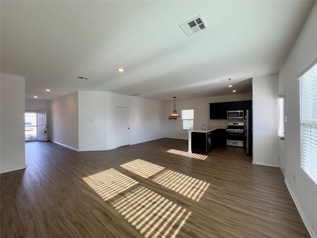 512 Gabbro GDNS, Maxwell, TX 78656