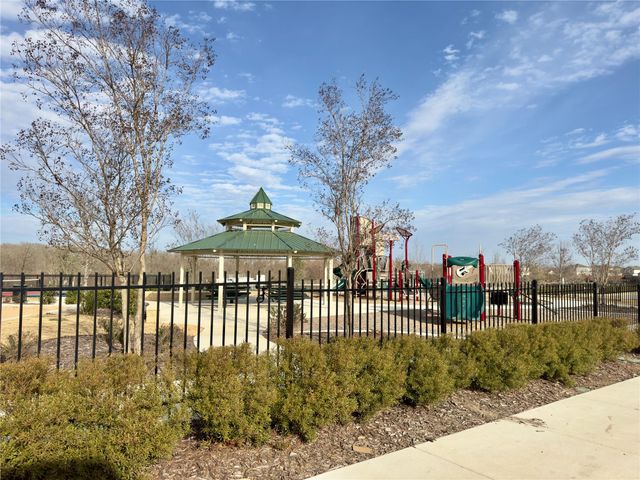 512 Gabbro GDNS, Maxwell, TX 78656