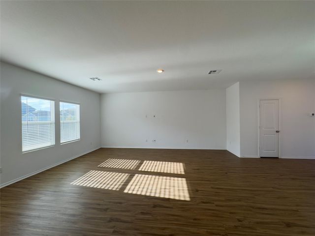 512 Gabbro GDNS, Maxwell, TX 78656