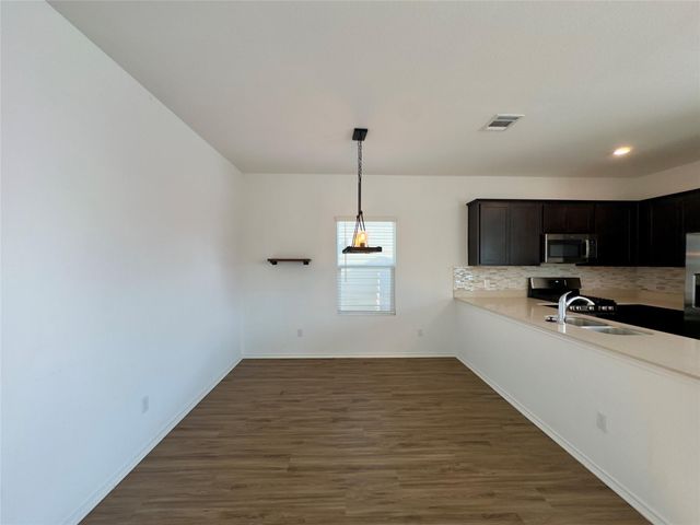 512 Gabbro GDNS, Maxwell, TX 78656