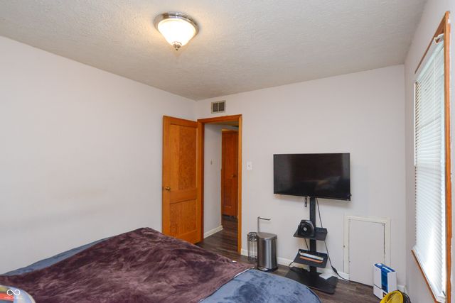 3915 Brookville Road, Indianapolis, IN 46201