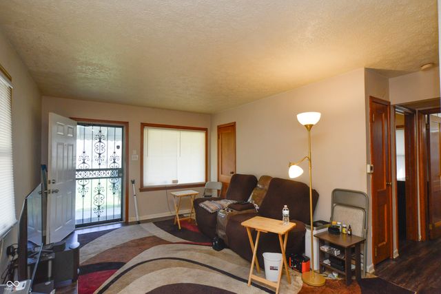 3915 Brookville Road, Indianapolis, IN 46201