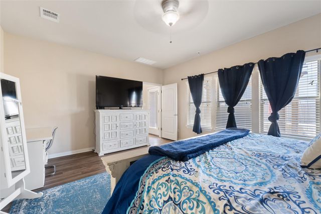 136 Wallin Farms DR, Hutto, TX 78634