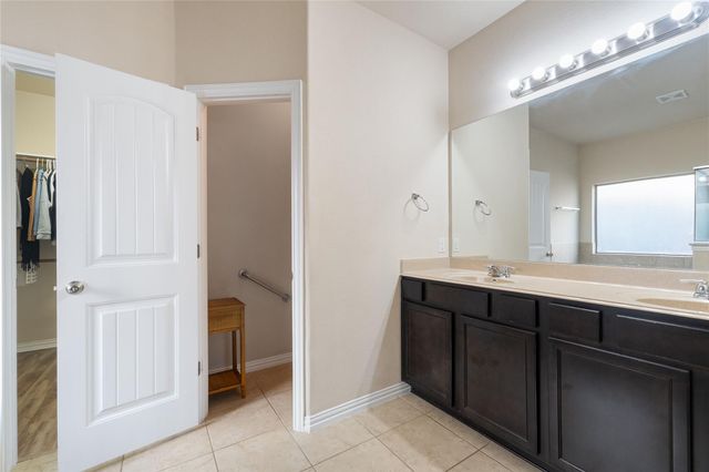 136 Wallin Farms DR, Hutto, TX 78634