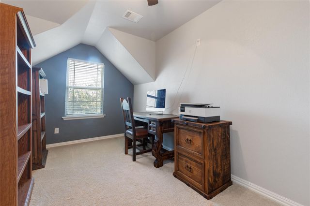 136 Wallin Farms DR, Hutto, TX 78634