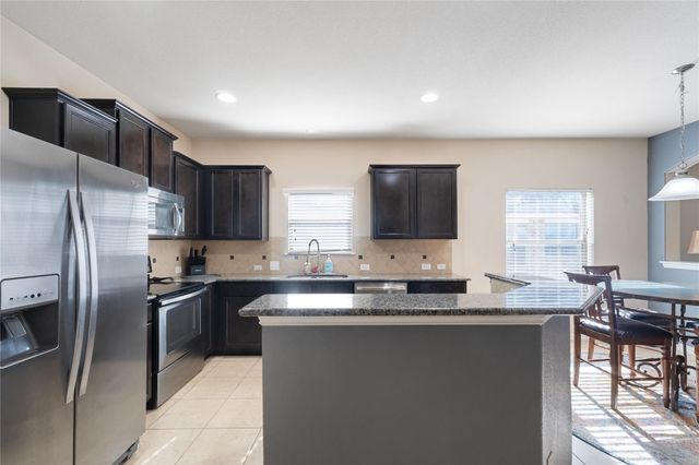 136 Wallin Farms DR, Hutto, TX 78634