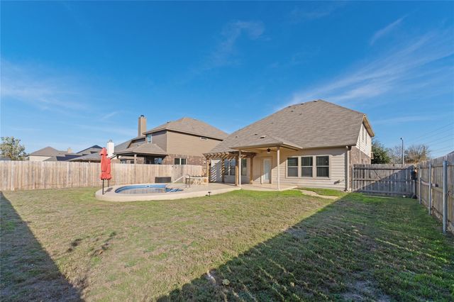 136 Wallin Farms DR, Hutto, TX 78634