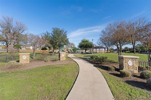 136 Wallin Farms DR, Hutto, TX 78634
