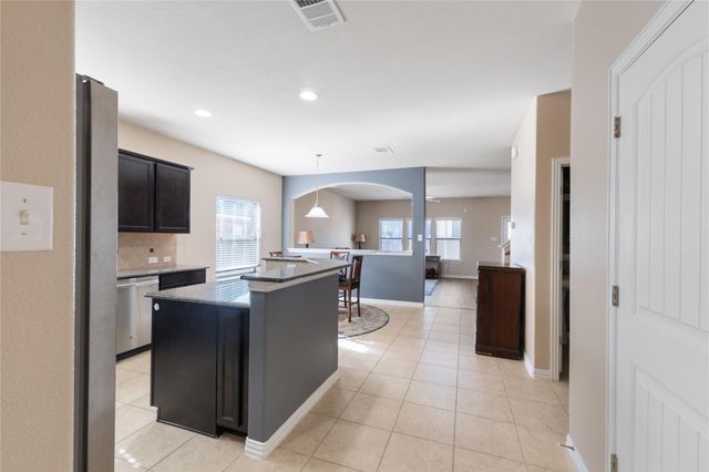 136 Wallin Farms DR, Hutto, TX 78634