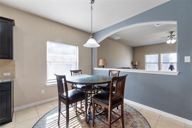 136 Wallin Farms DR, Hutto, TX 78634