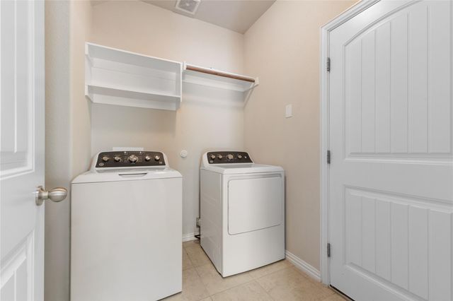 136 Wallin Farms DR, Hutto, TX 78634