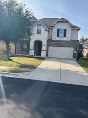 136 Wallin Farms DR, Hutto, TX 78634