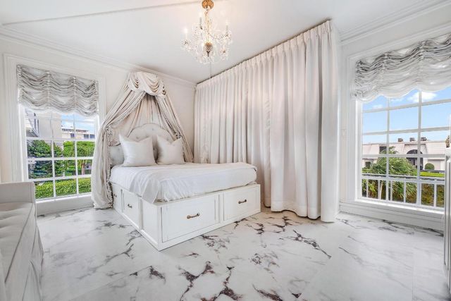 2170 Ibis Isle Road 8, Palm Beach, FL 33480