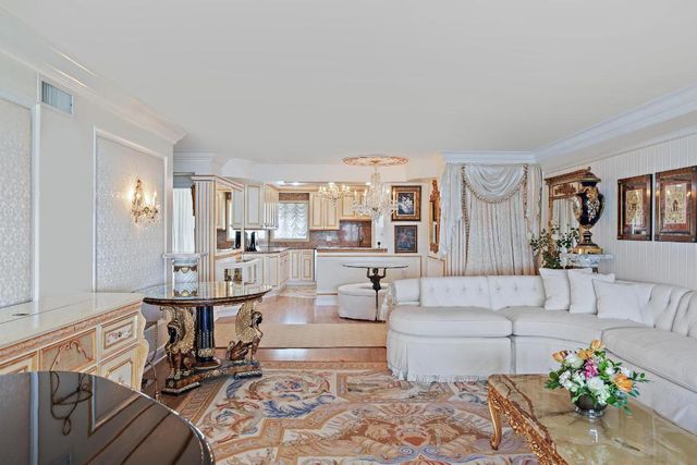 2170 Ibis Isle Road 8, Palm Beach, FL 33480