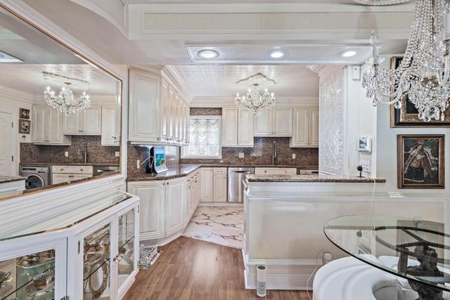 2170 Ibis Isle Road 8, Palm Beach, FL 33480