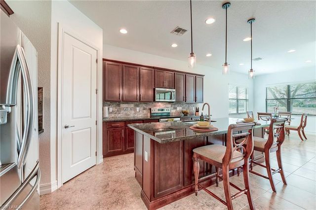 9209 Woodhurst DR, Naples, FL 34120
