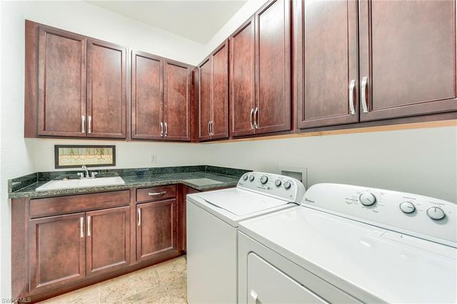 9209 Woodhurst DR, Naples, FL 34120
