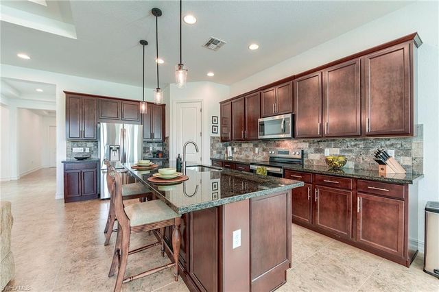 9209 Woodhurst DR, Naples, FL 34120