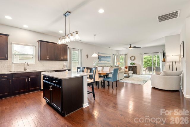 805 Scenic Way, Matthews, NC 28104