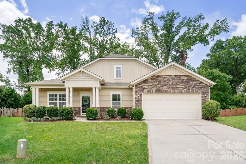 805 Scenic Way, Matthews, NC 28104