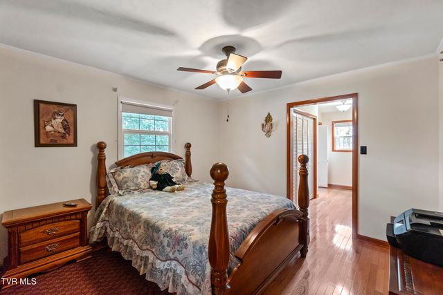 126 Poplar Hill Drive, Johnson City, TN 37604