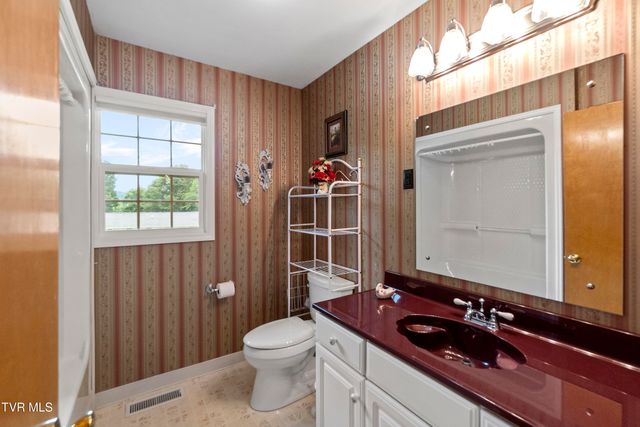 126 Poplar Hill Drive, Johnson City, TN 37604